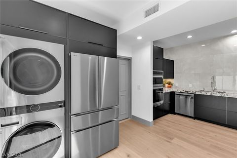Tiny photo for 2861 Queens Courtyard Drive, Las Vegas, NV 89109 (MLS # 2792389)