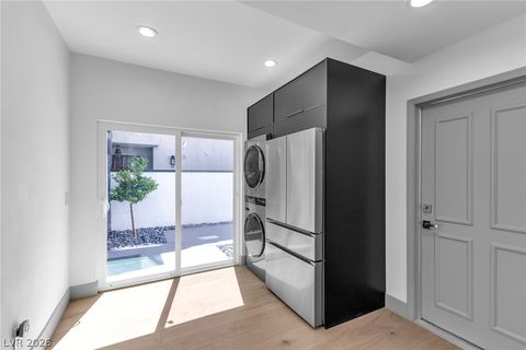 Tiny photo for 2861 Queens Courtyard Drive, Las Vegas, NV 89109 (MLS # 2792389)