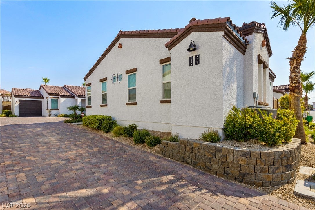 1592 Tilman Lane