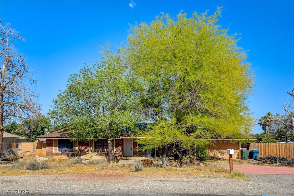 Photo of 2690 S Bronco Street, Las Vegas, NV 89146 (MLS # 2777661)