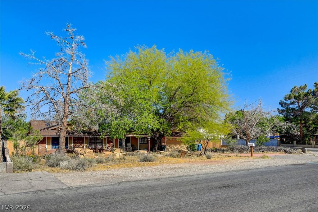 Photo of 2690 S Bronco Street, Las Vegas, NV 89146 (MLS # 2777661)