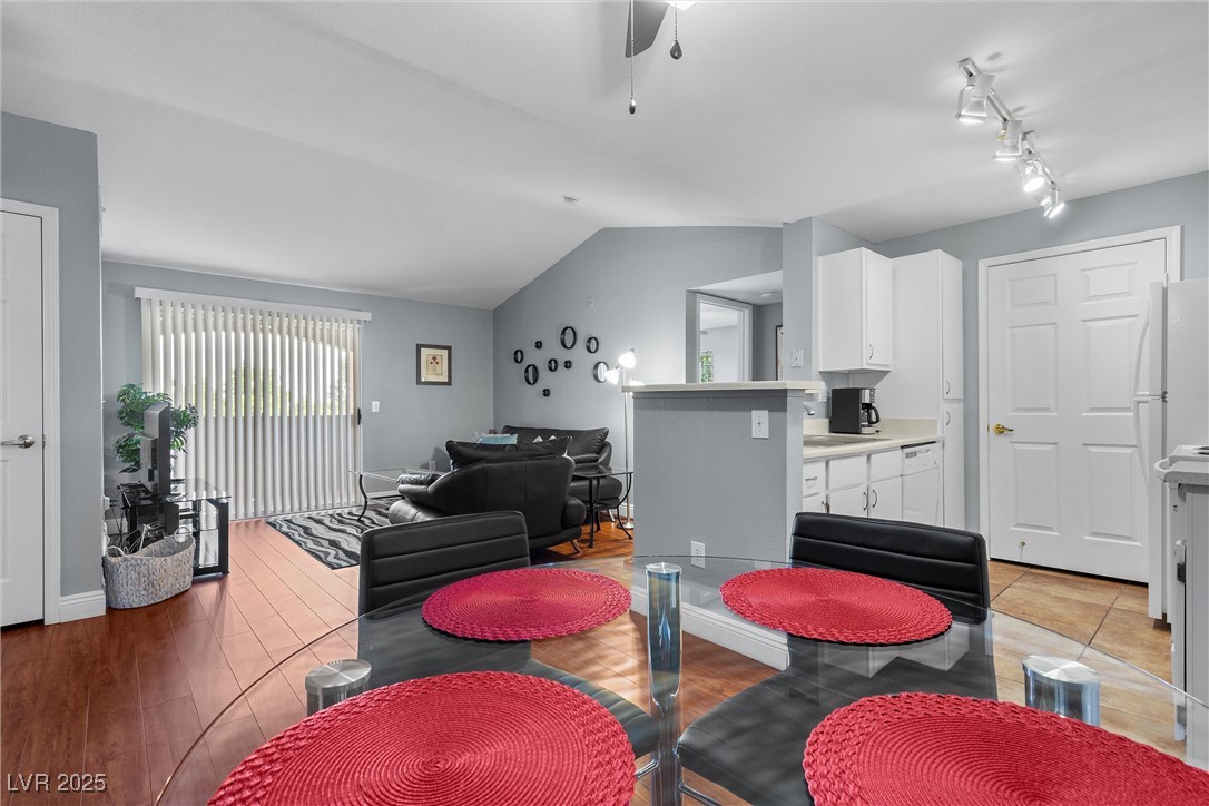 Henderson, Nevada 89012, United States, 2 Bedrooms Bedrooms, ,2 BathroomsBathrooms,Residential,Active,129452