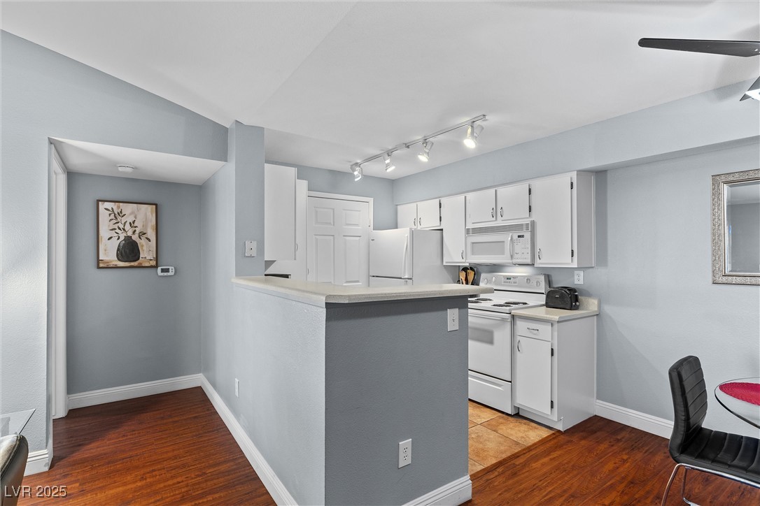 Henderson, Nevada 89012, United States, 2 Bedrooms Bedrooms, ,2 BathroomsBathrooms,Residential,Active,129452