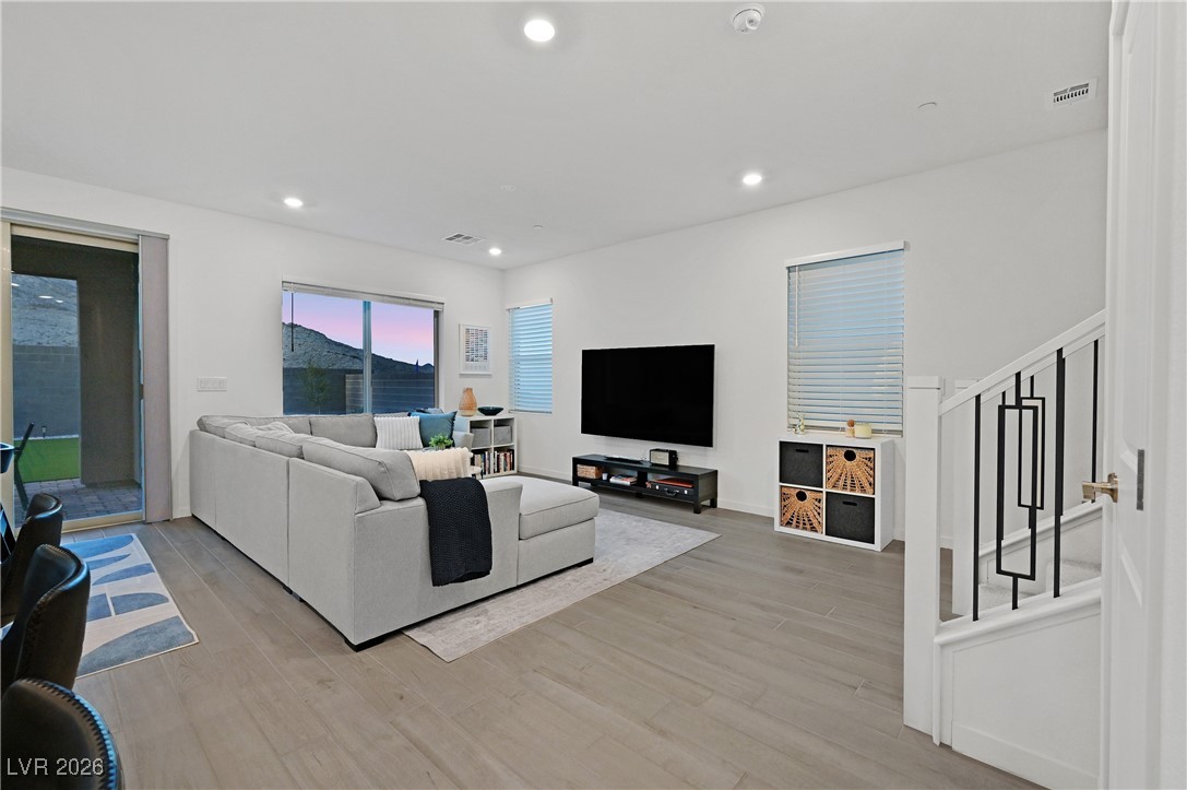 11636 Desert Hollow Avenue