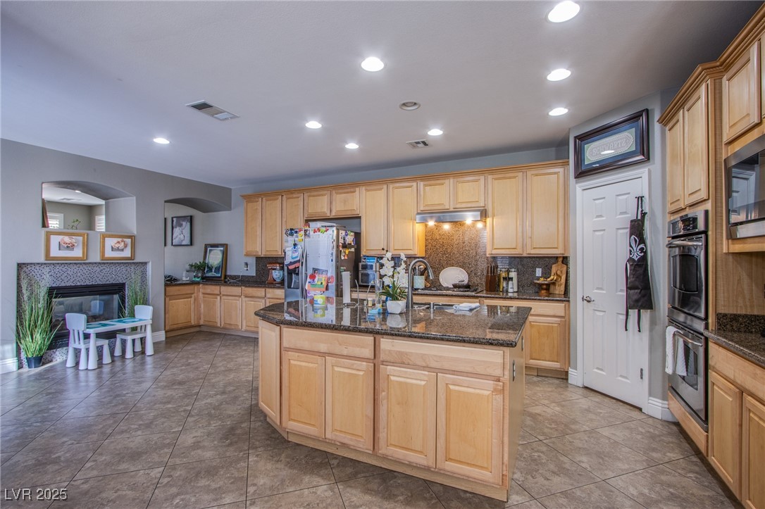 2821 White Peaks Avenue, North Las Vegas, Nevada image 8