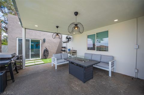Tiny photo for 330 E Country Club Drive, Henderson, NV 89015 (MLS # 2773078)