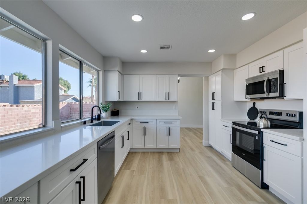 Photo of 4650 White Rock Drive, Las Vegas, NV 89121 (MLS # 2755137)