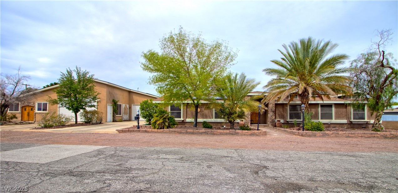 1725 Leonard Lane