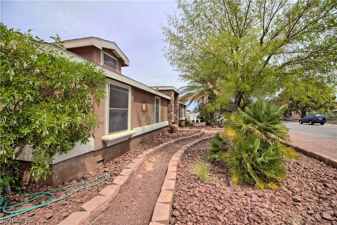 1725 Leonard Lane
