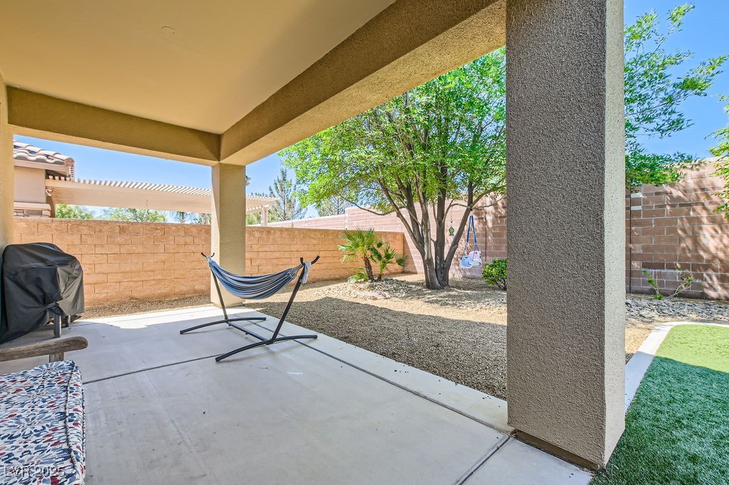 7513 Java Sparrow Street, North Las Vegas, Nevada image 23