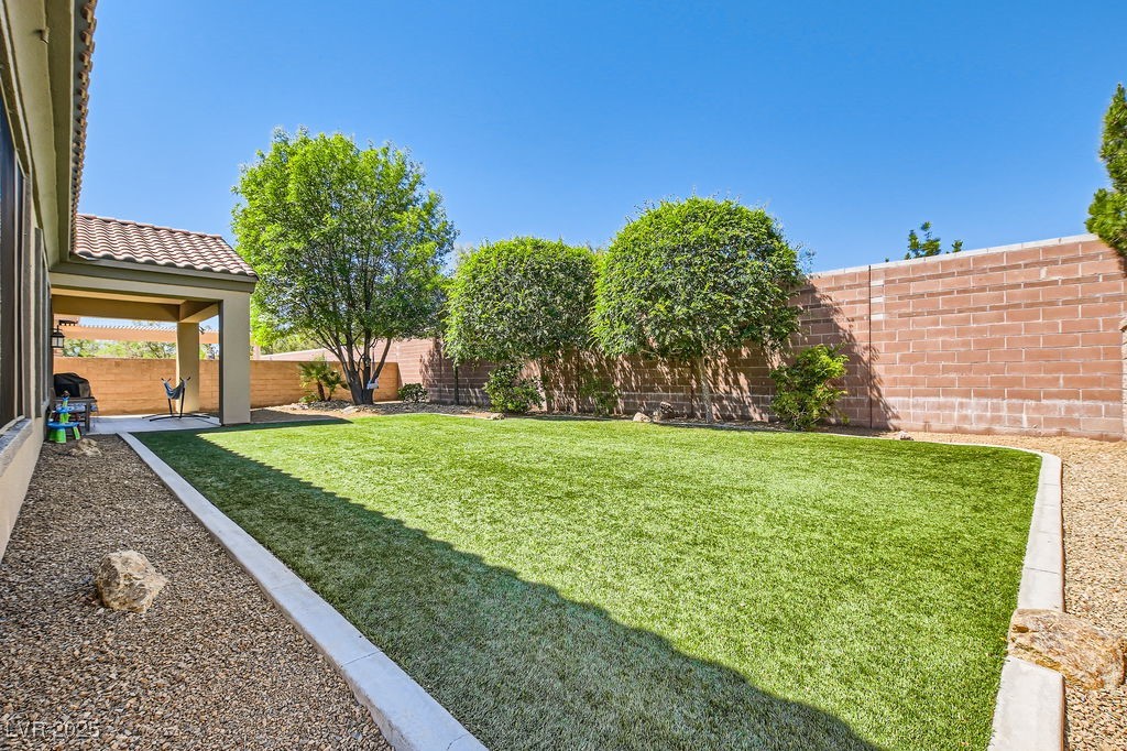7513 Java Sparrow Street, North Las Vegas, Nevada image 25