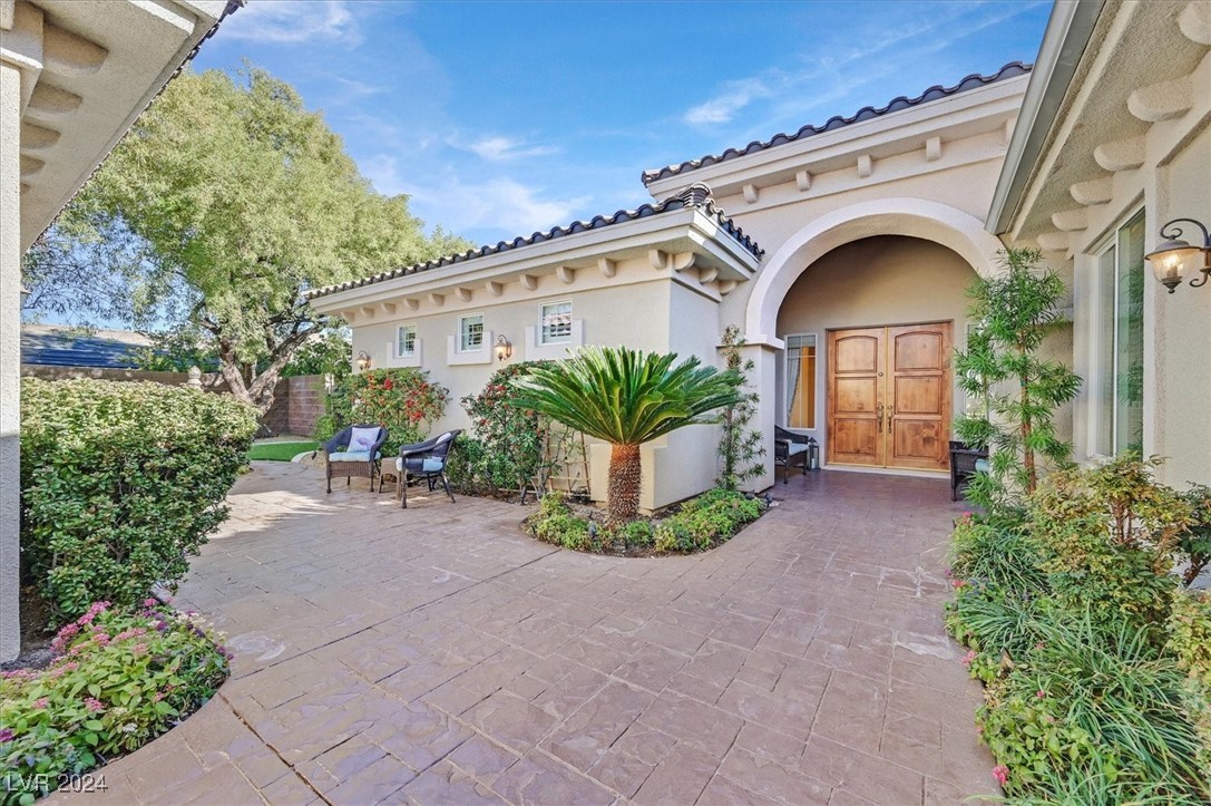 Las Vegas, Nevada 89135, United States, 4 Bedrooms Bedrooms, ,5 BathroomsBathrooms,Residential,Pending,23683