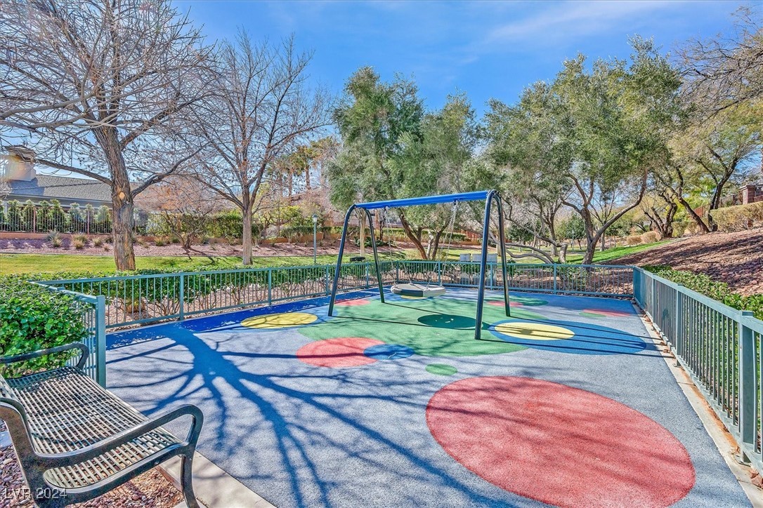 Las Vegas, Nevada 89135, United States, 4 Bedrooms Bedrooms, ,5 BathroomsBathrooms,Residential,Pending,23683