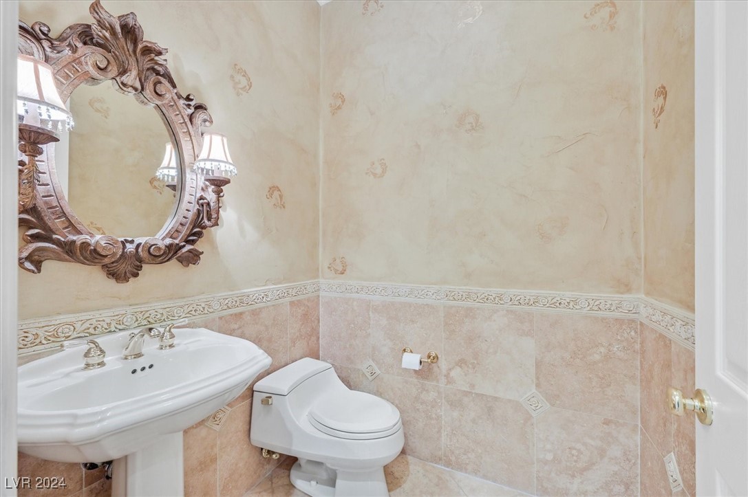 Las Vegas, Nevada 89135, United States, 4 Bedrooms Bedrooms, ,5 BathroomsBathrooms,Residential,Pending,23683