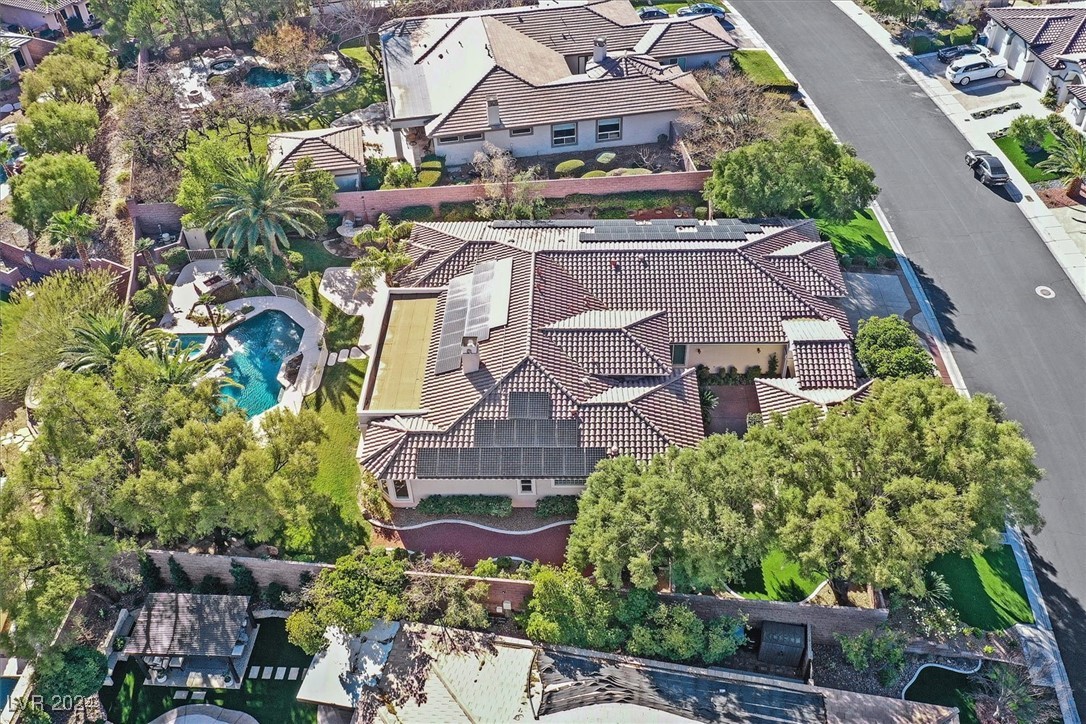 Las Vegas, Nevada 89135, United States, 4 Bedrooms Bedrooms, ,5 BathroomsBathrooms,Residential,Pending,23683