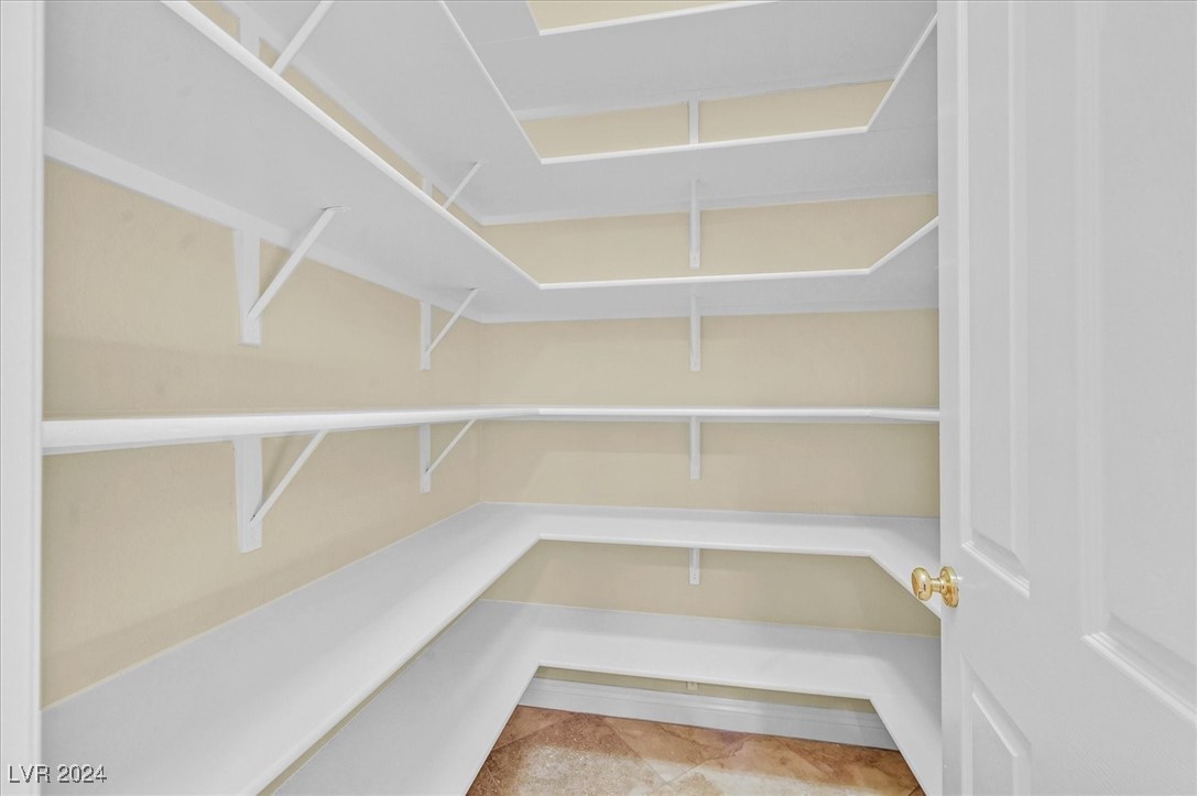 Las Vegas, Nevada 89135, United States, 4 Bedrooms Bedrooms, ,5 BathroomsBathrooms,Residential,Pending,23683