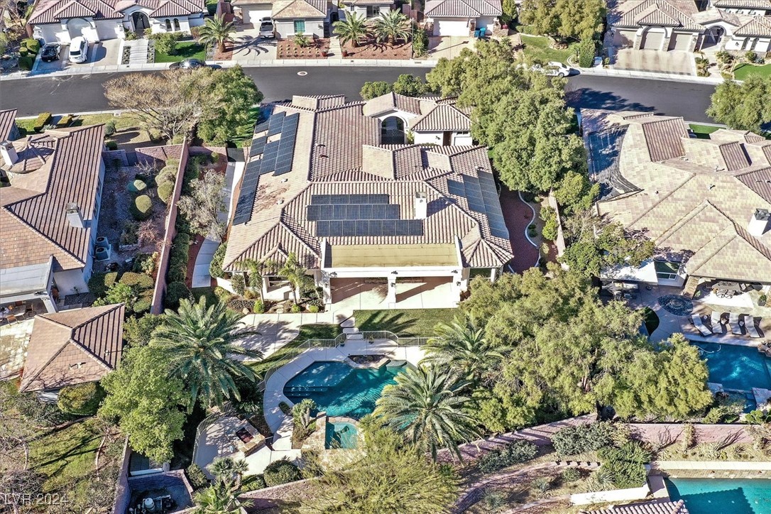 Las Vegas, Nevada 89135, United States, 4 Bedrooms Bedrooms, ,5 BathroomsBathrooms,Residential,Pending,23683