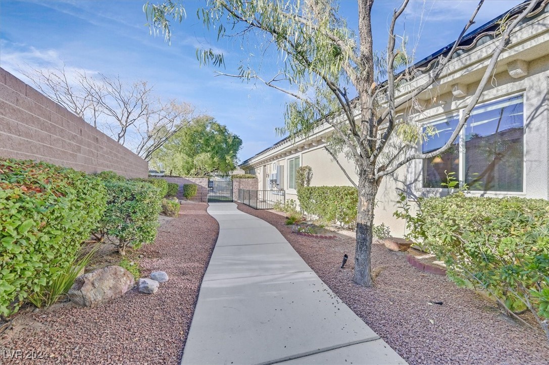 Las Vegas, Nevada 89135, United States, 4 Bedrooms Bedrooms, ,5 BathroomsBathrooms,Residential,Pending,23683