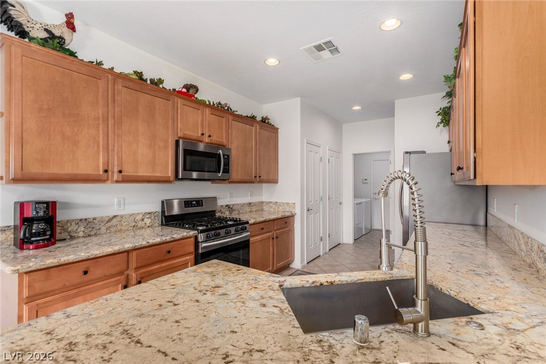 7927 Crested Starling Court