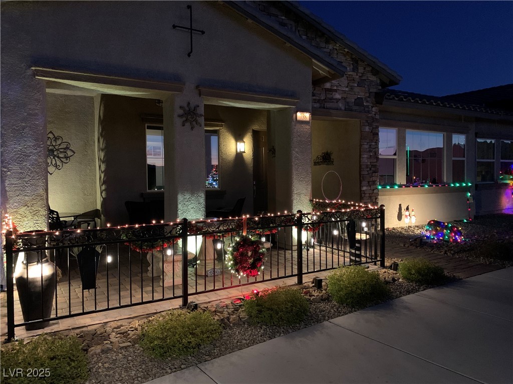 Properties 4 738 Purple Knoll Walk