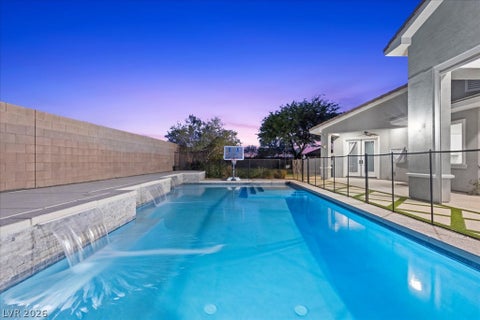 Tiny photo for 421 Emily Crossing Court, Henderson, NV 89015 (MLS # 2799945)