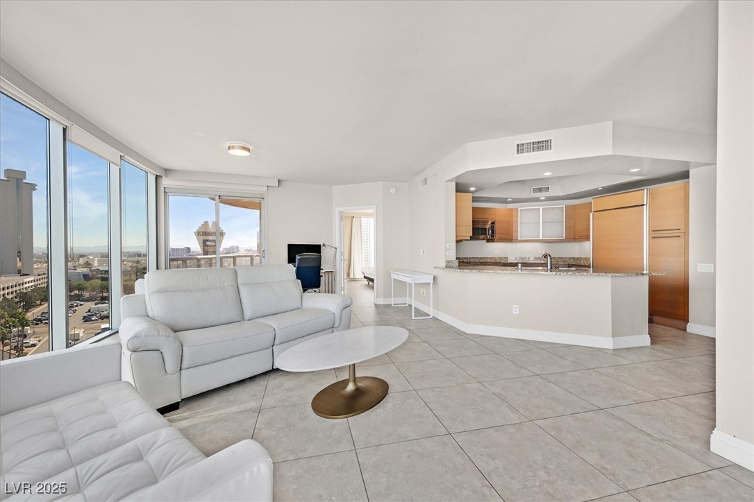 222 Karen Avenue 1007