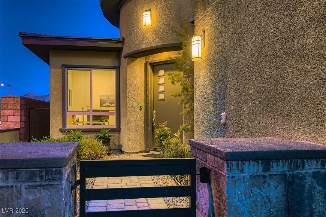 9889 Gemstone Sunset Avenue