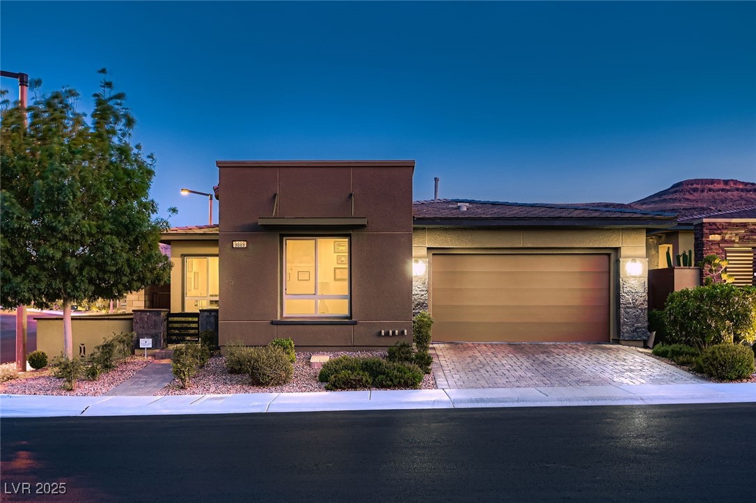 9889 Gemstone Sunset Avenue