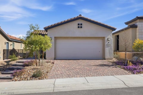 Homes For Sale - 58 Lake Bluff Court<br/> Clark County, Henderson, NV 89011