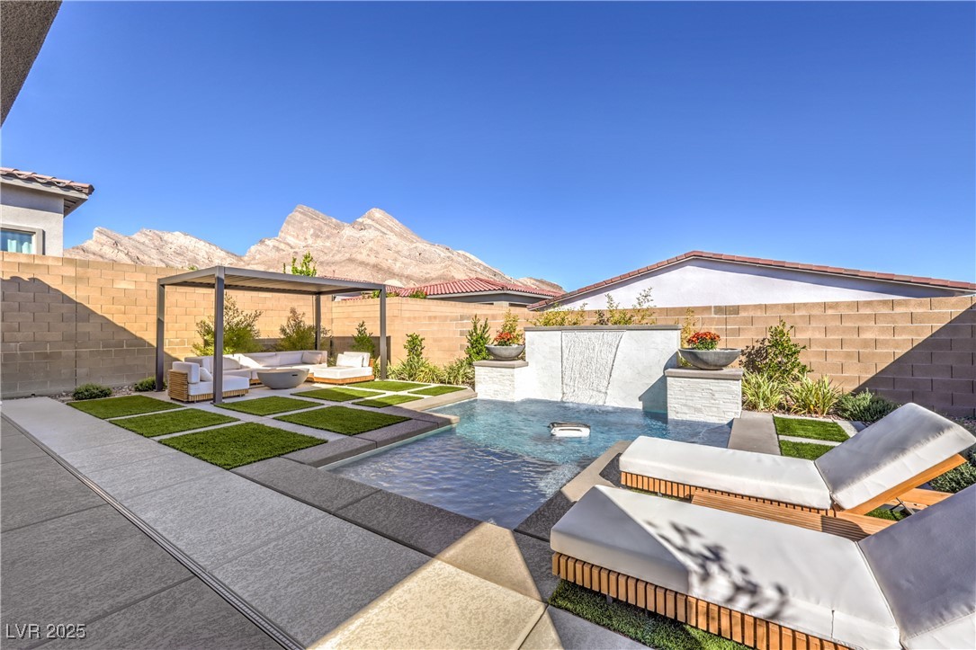 11628 Peregrine Point Court