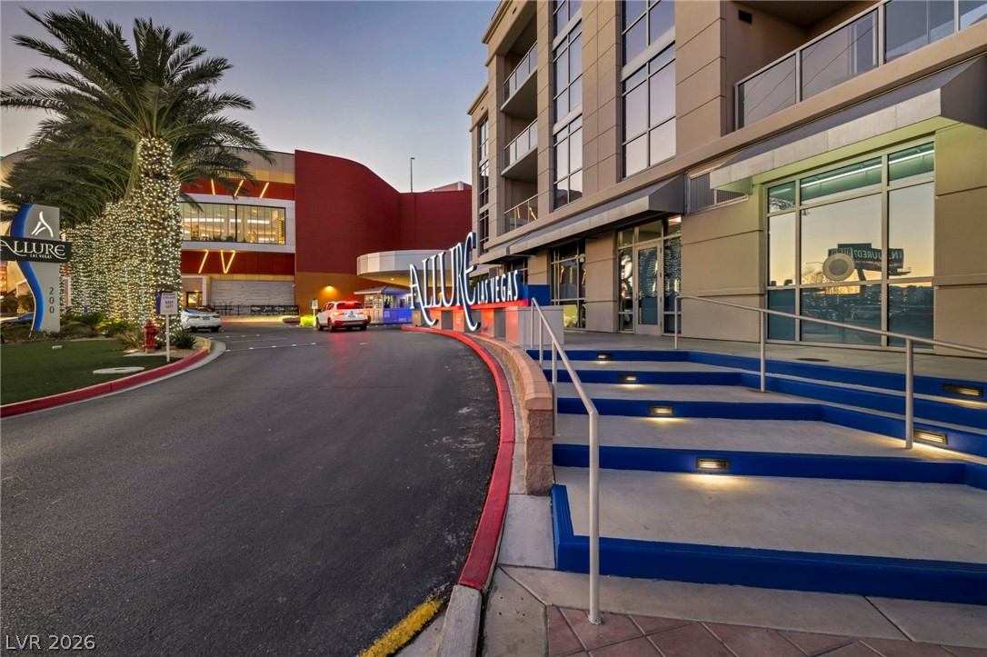 200 W Sahara Avenue 2709