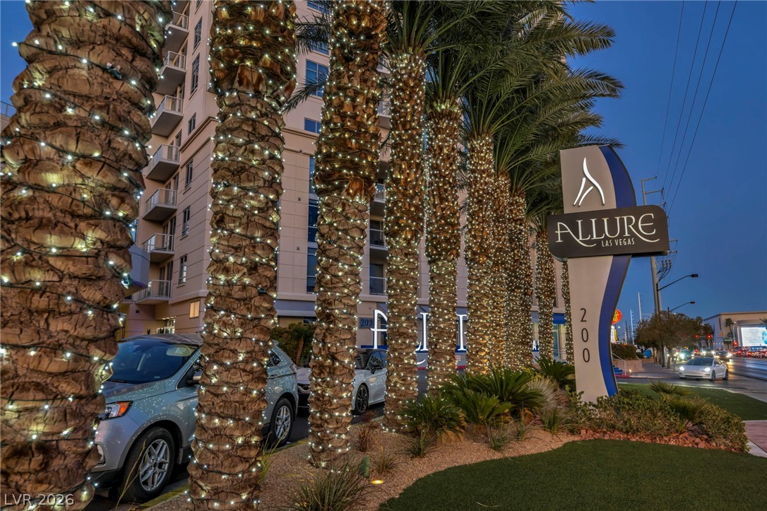 200 W Sahara Avenue 2709