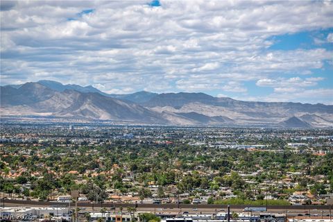 Tiny photo for 200 W Sahara Avenue #2709, Las Vegas, NV 89102 (MLS # 2777818)