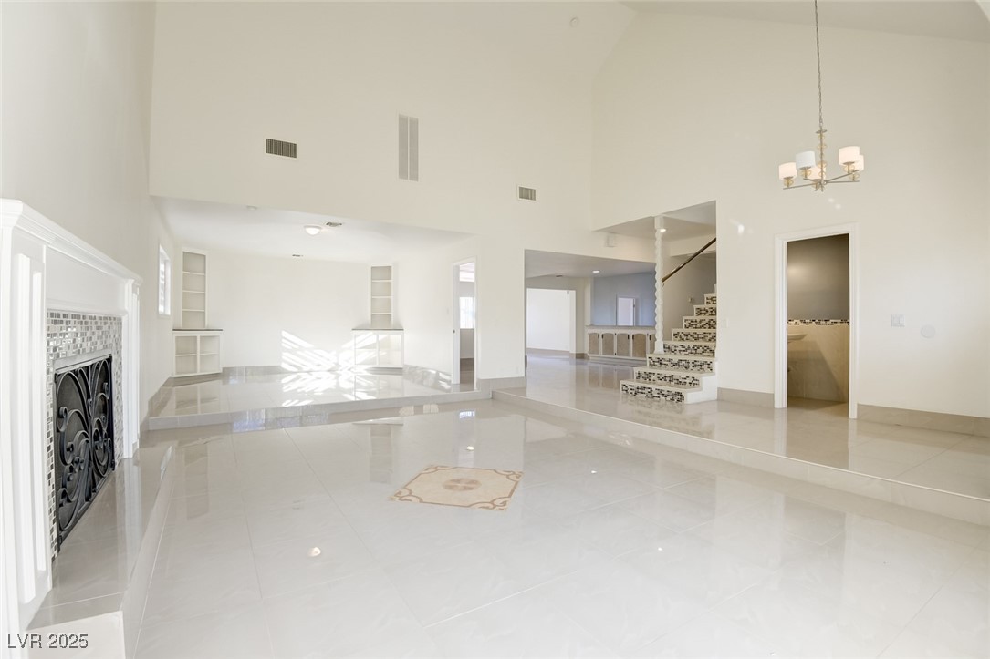 3200 W Oakey Boulevard