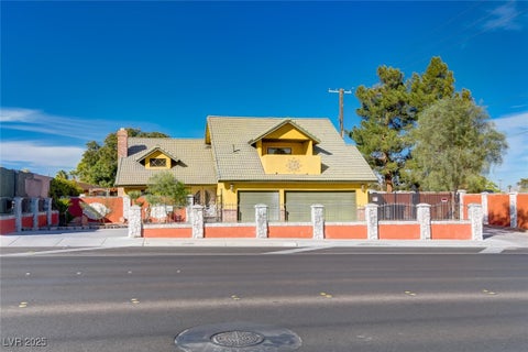 Photo of 3200 W Oakey Boulevard, Las Vegas, NV 89102 (MLS # 2734227)