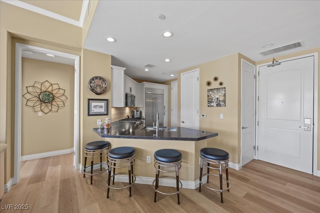 Henderson, Nevada 89052, United States, 2 Bedrooms Bedrooms, ,2 BathroomsBathrooms,Residential,Active,251628