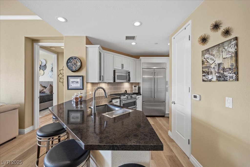 Henderson, Nevada 89052, United States, 2 Bedrooms Bedrooms, ,2 BathroomsBathrooms,Residential,Active,251628