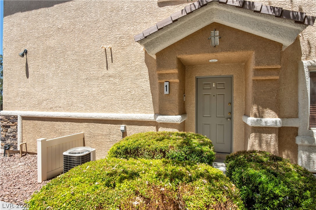 3520 Glorious Iris Place 1