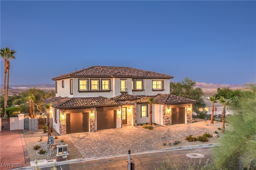 Properties 2 18 Placa De Rei Court