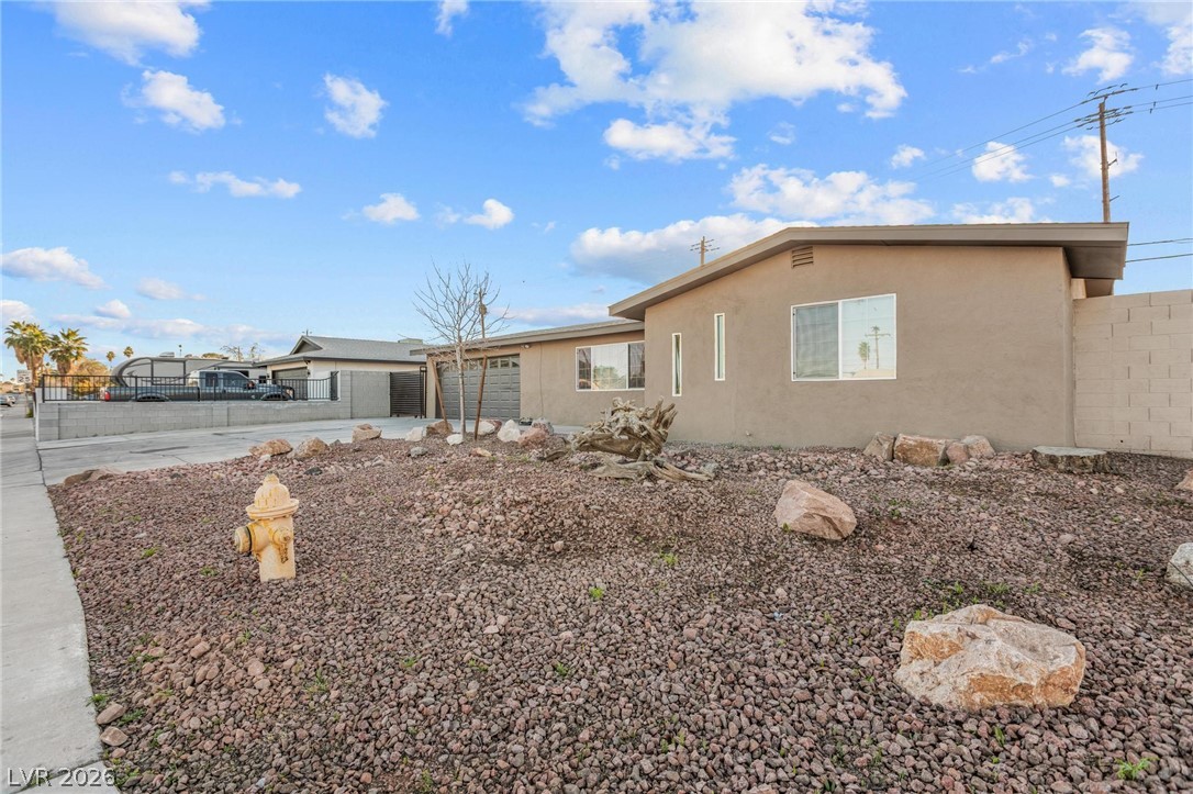 3313 El Camino Real