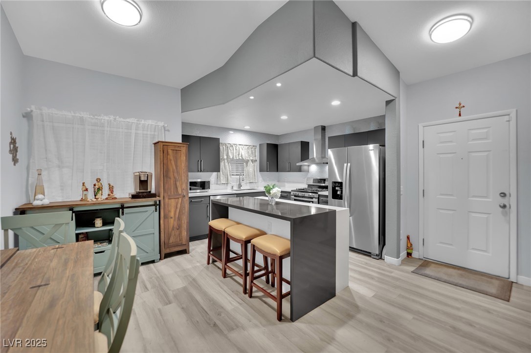 352 Amber Pine Street 202