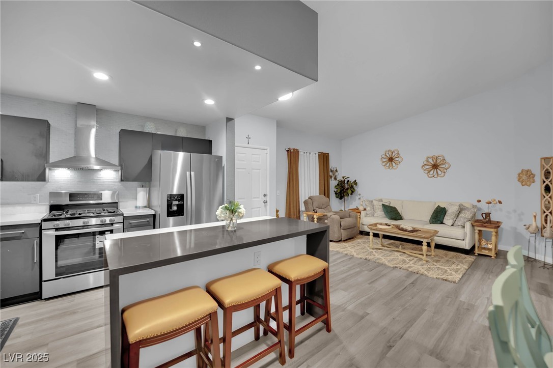 352 Amber Pine Street 202