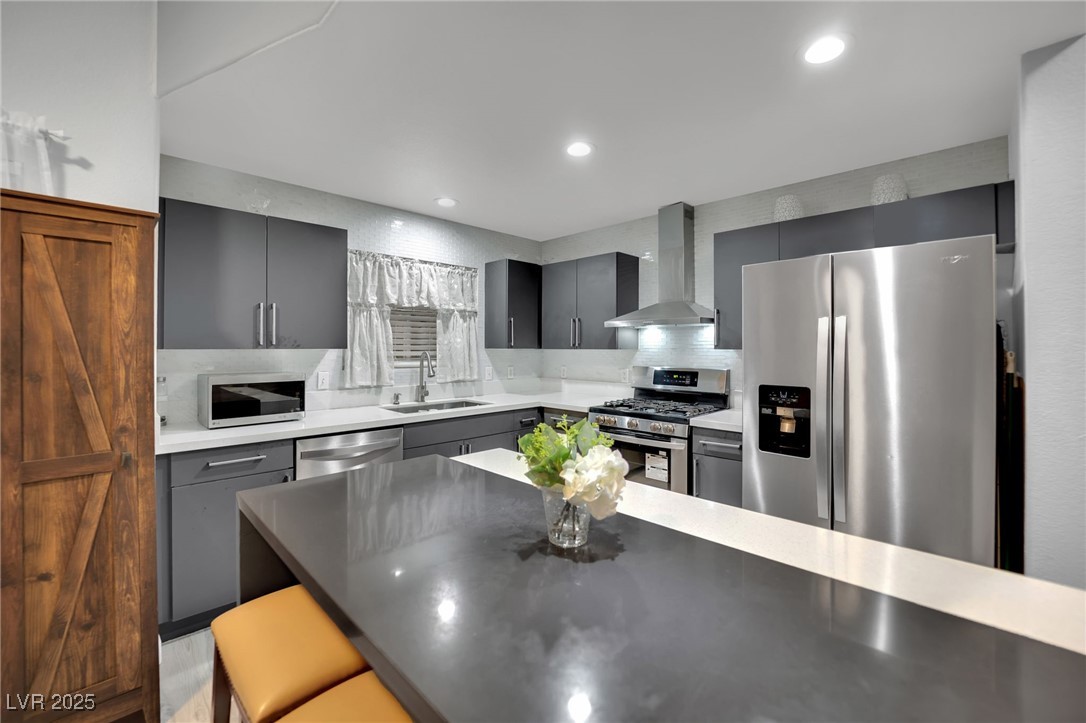 352 Amber Pine Street 202