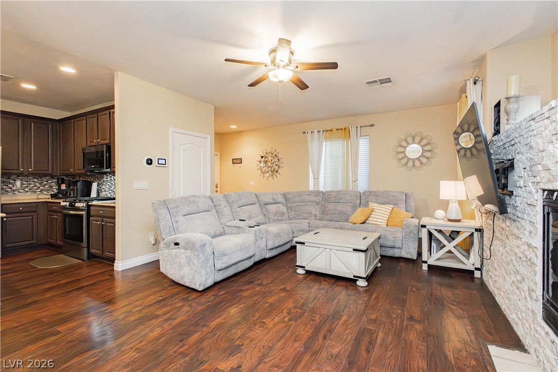 8120 Satin Carnation Lane