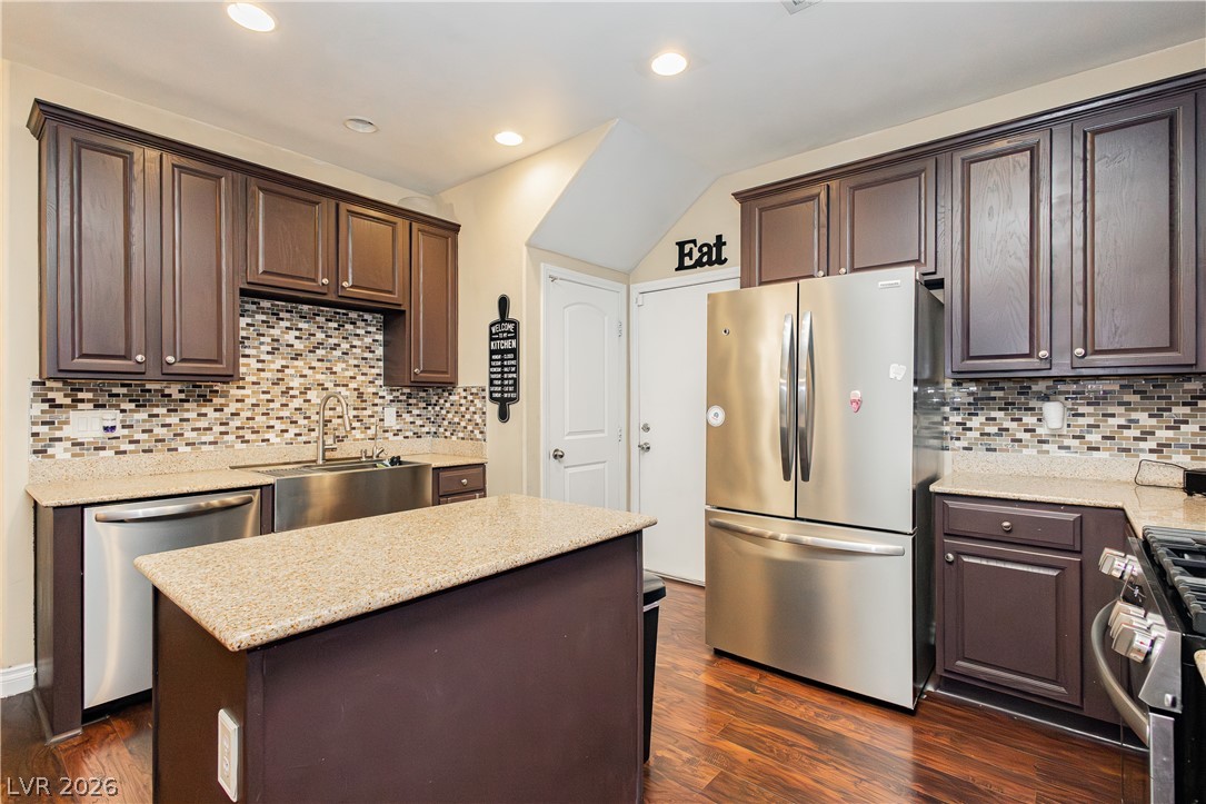 8120 Satin Carnation Lane