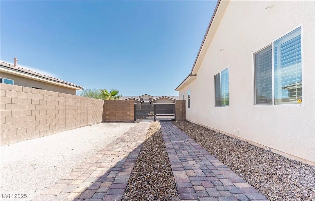 8233 Sweetwater Creek Way, Las Vegas, Nevada image 37