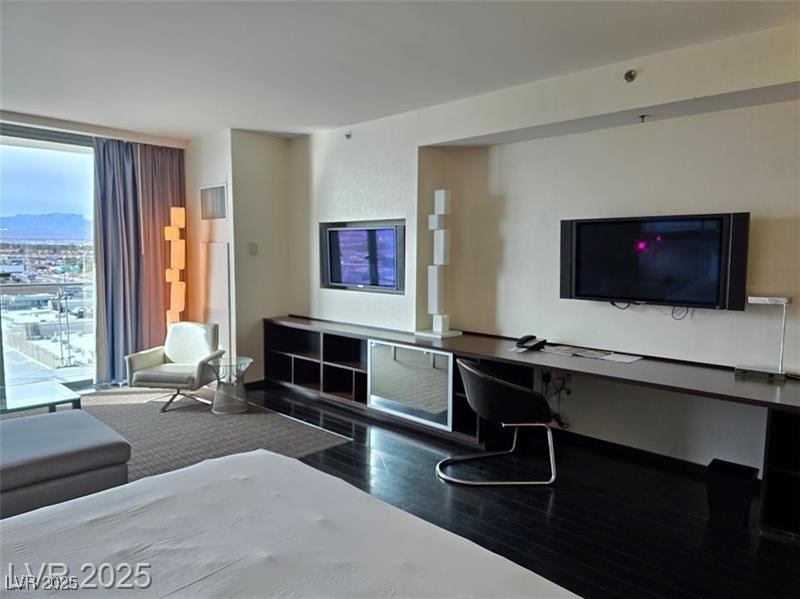 4381 W Flamingo Road 9303