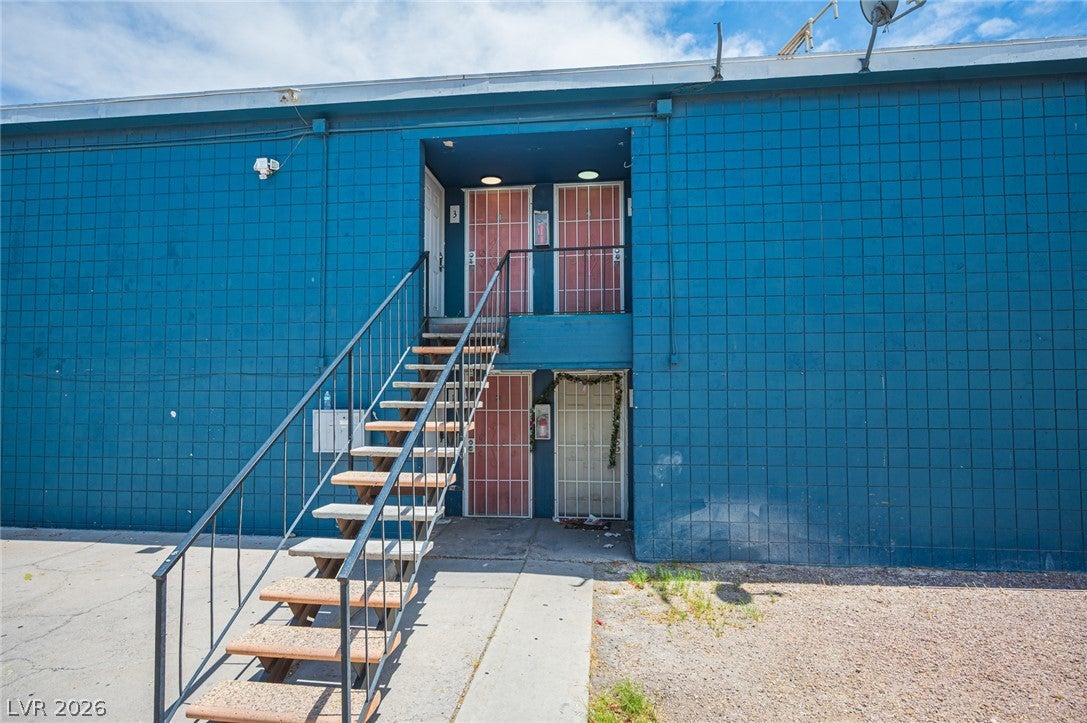2937 Stewart Avenue