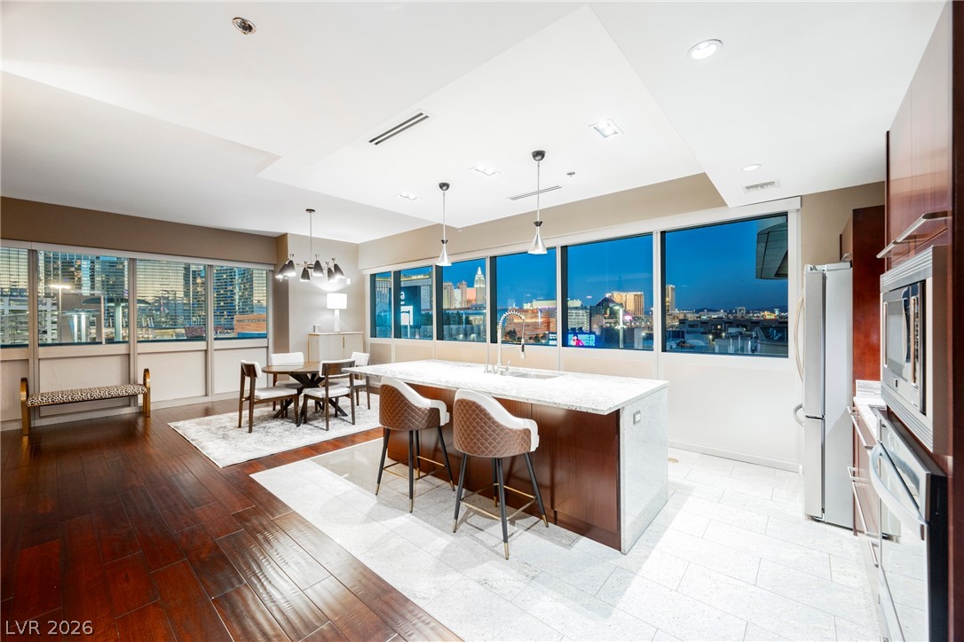 4471 Dean Martin Drive 810