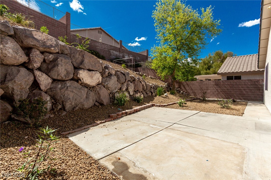 71 Blaven Drive, Henderson, Nevada image 26